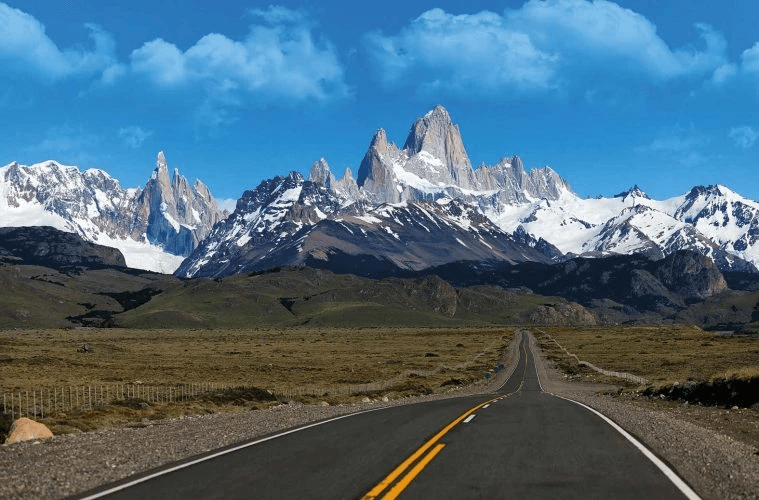 Ruta patagónica al amanecer